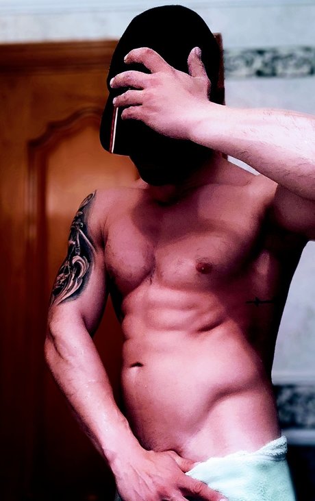 Model isaac schauspielerin heiße bild