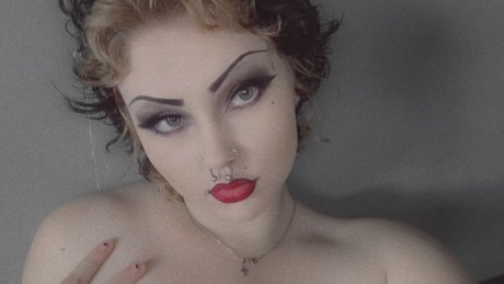 Morbid babe erwachsene schöne foto