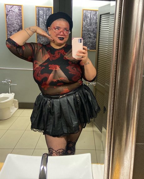 Mari Belle akt archiv