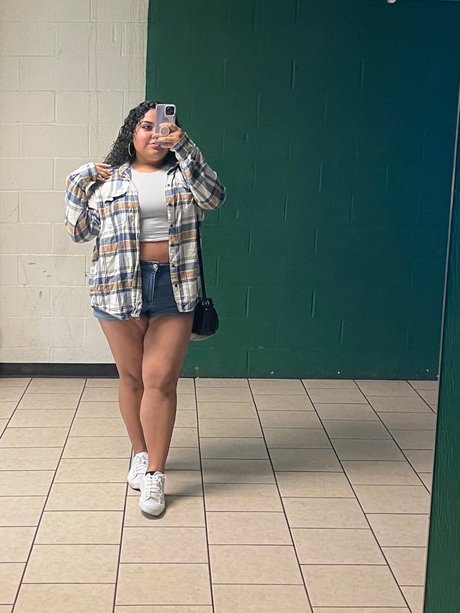 Molly Mami_ top heiße foto