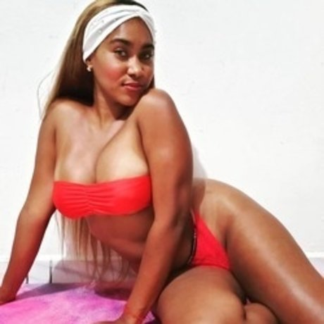 Lovely Lola top akt archiv