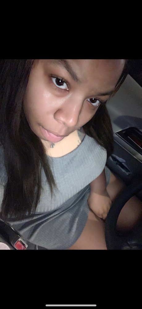 HoneyBeiMe model top galerie