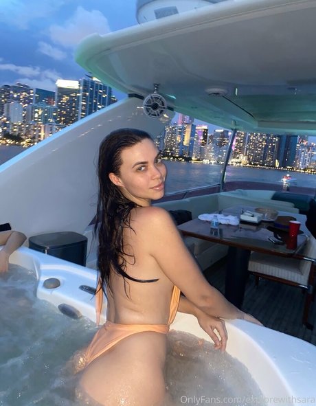 withlovesaraxo schauspielerin schöne galerien