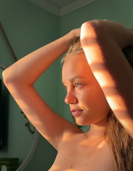 Brawniebee model beste foto