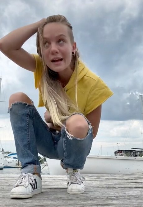 Brawniebee sexy nackte foto