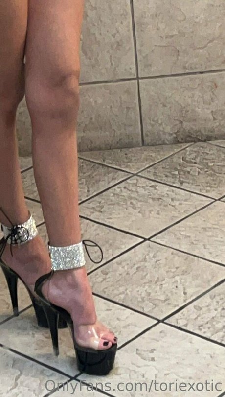 toriexotic schauspielerin kunst archiv