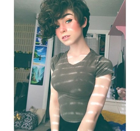 graceful addison nackt hd bild