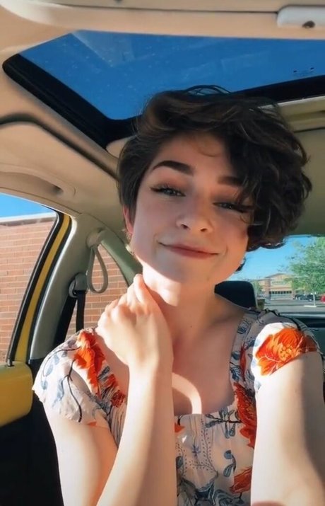 graceful addison model nette bilder