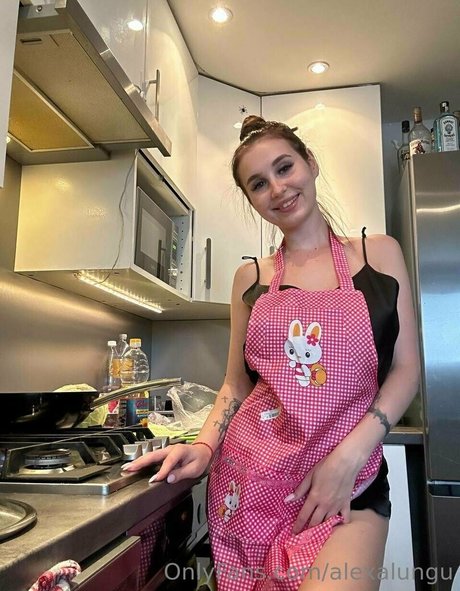 alexalungu nackt erwachsene archiv