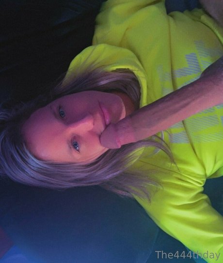 the444thday kunst nacktheit bilder