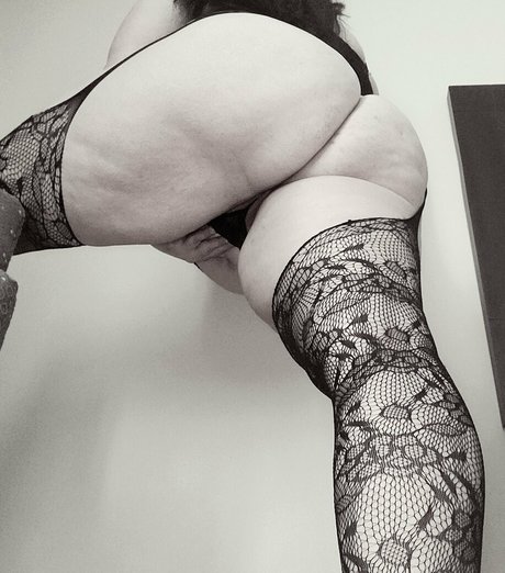 bustybigbooty nacktheit hübsche bilder