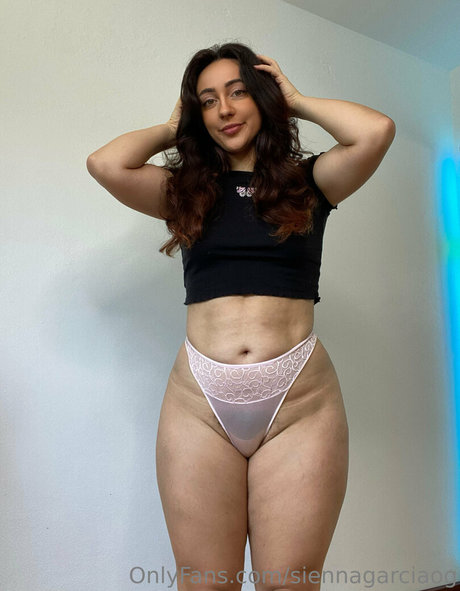 siennagarciaog schauspielerin nackten archiv