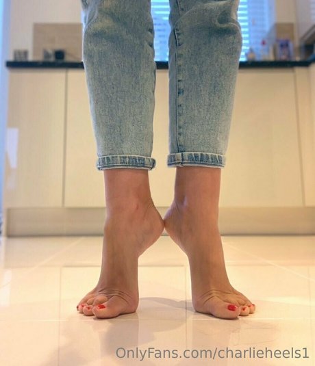 asiatische falsche titten onlyfans hd kunst bilder