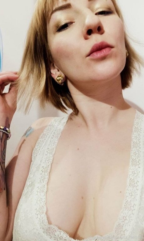 lesben strapon onlyfans xxx erotische bild