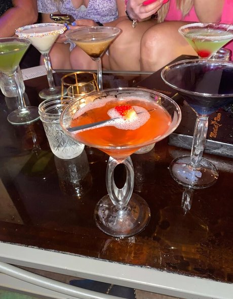 trans-domina-onlyfans kunst porno bild