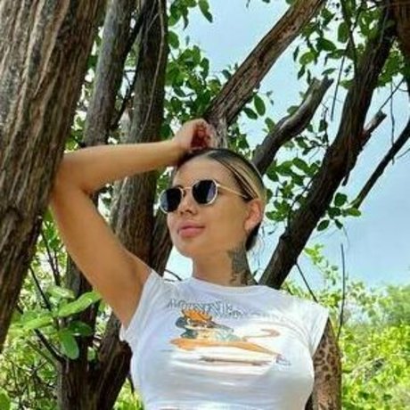 isabellanourie erotische nackte bilder