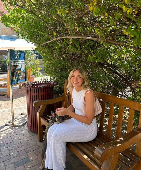 Brynn Rumfallo kostenlose top bild