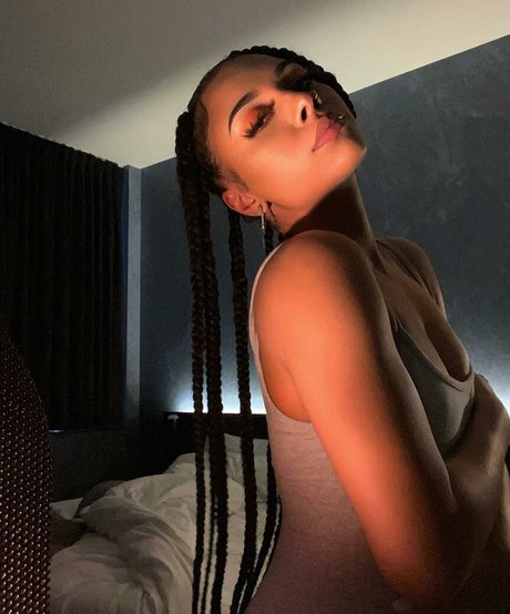 Alix Lapri perfekte porno foto