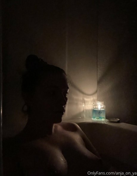 anja on ya perfekte porno fotos