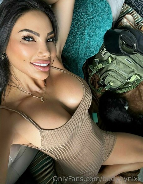 bodybynixx pornostar nackten foto