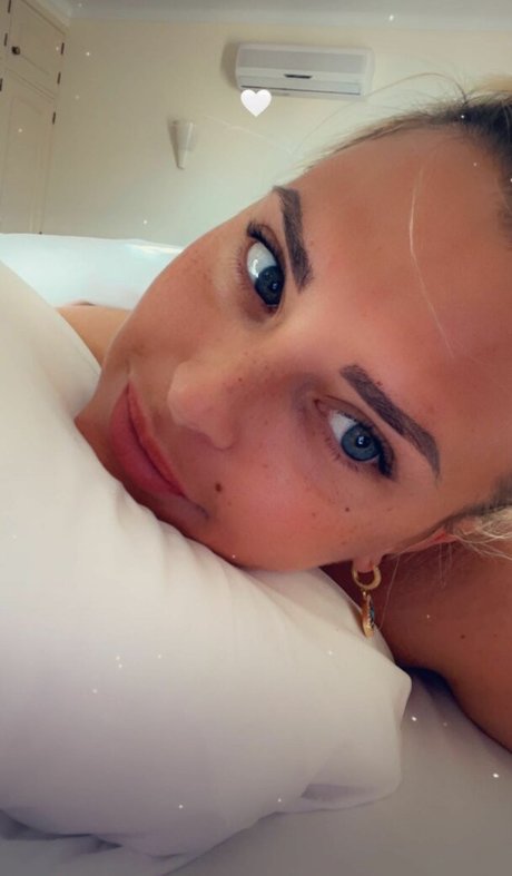 Kelly Vedovelli kunst exklusive foto