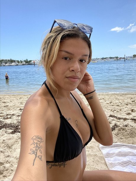 Myaa L_ model galerie