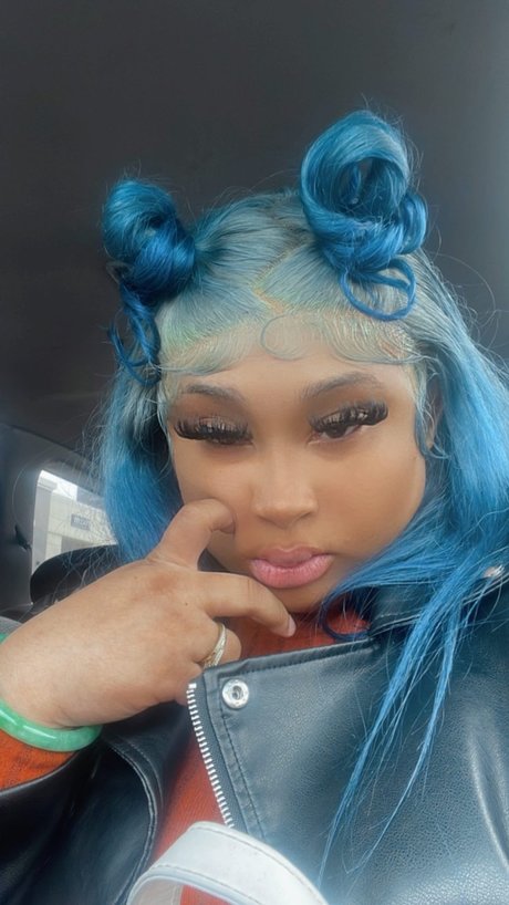 Nakedspacecadet schauspielerin perfekte bild