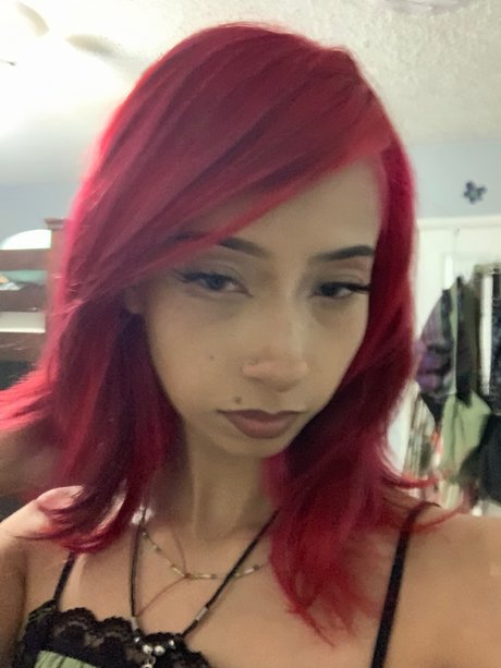 Fathoodbitch model nackt bild