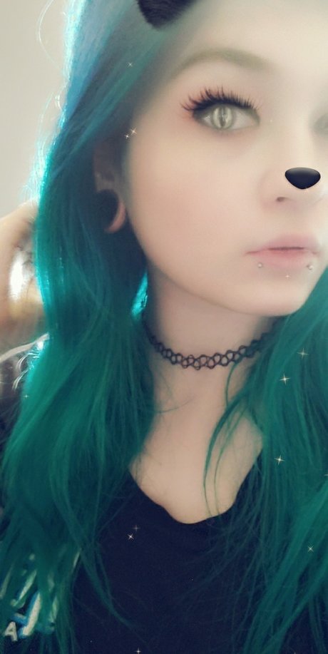 Blue Haired Beauty beste akt bild