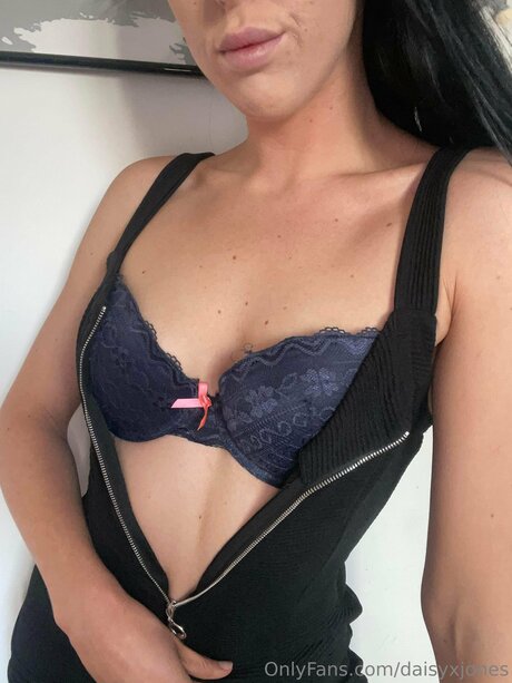 Daisy Jones FREE PAGE_ xxx nacktheit archiv