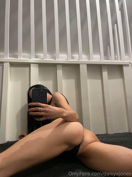 Daisy Jones FREE PAGE_ perfekte sex archiv