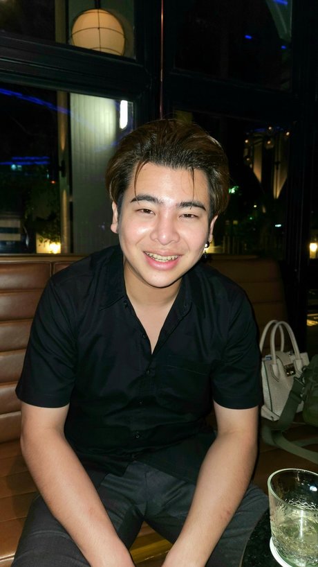 DAF 20_ nackte galerien