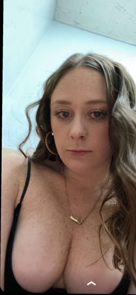 Fiona Trey top sexy foto