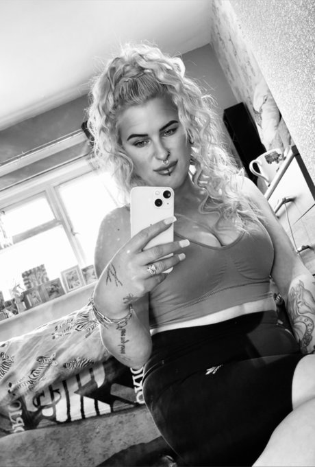 Naughty Blonde_ freie erotische bilder