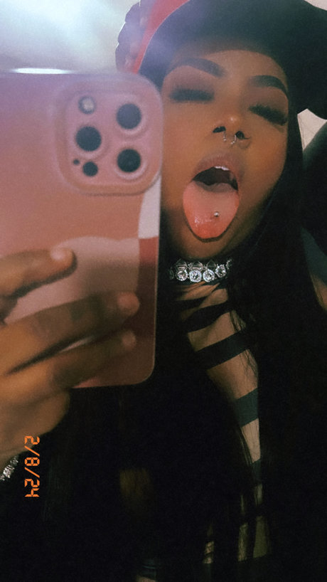 Officialneshhhhh exklusive nacktheit bild