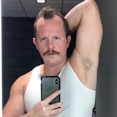 nerdstrap nackt exklusive bild