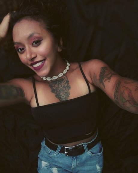 Iron hips schauspielerin perfekte bild