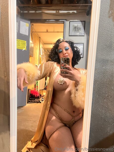 Bessie Snow perfekte schöne galerien