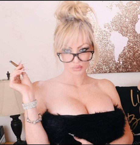 Angie AR15 erotische top galerien