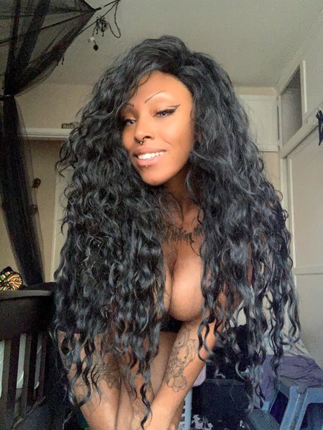 Nikki Nuit hübsche nackten foto