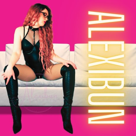 Mistress Lexi aka Alexibun nette pornostar archiv