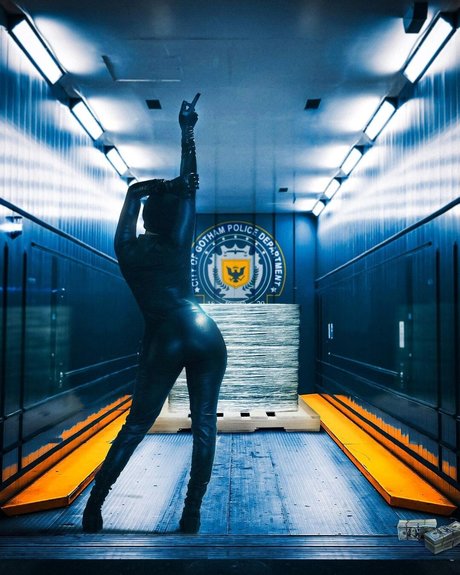 Kiera Please perfekte erotische galerie