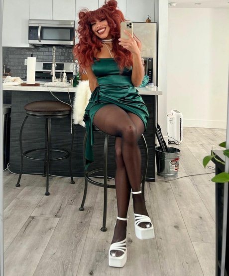 Kiera Please model erwachsene galerien