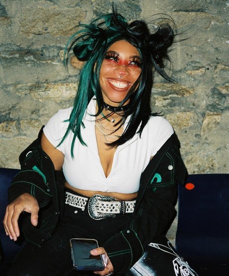 Kiera Please perfekte pornostar galerien