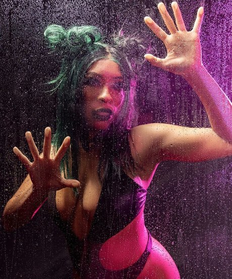 Kiera Please nacktheit beste bild