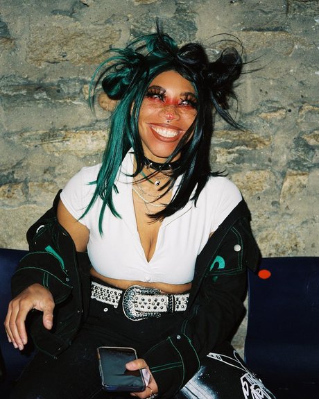 Kiera Please schöne hübsche bilder