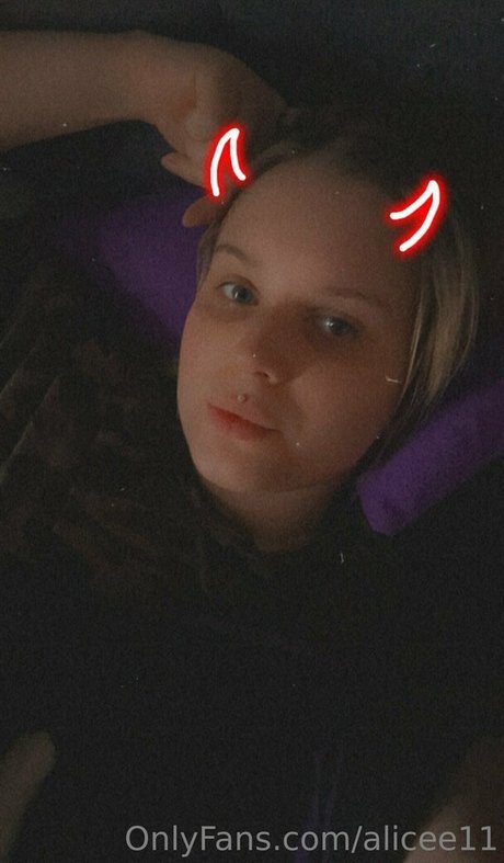 alicee11 exklusive akt foto