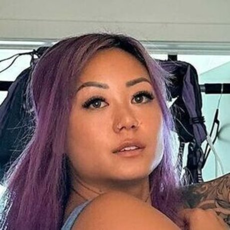 Cynthia Leu sexy porno galerie