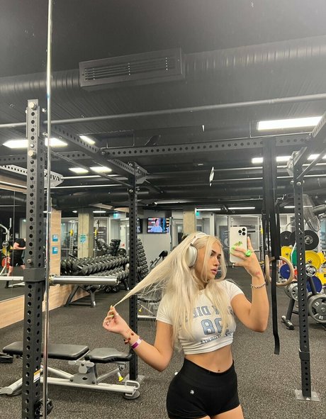 Demisux nackt hübsche galerien