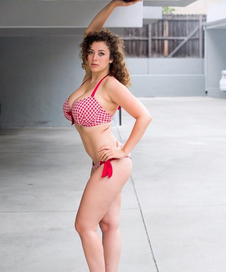 Leila Lowfire freie pornographische foto